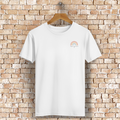 ST/ST Rocker T-Shirt „Happier Days Ahead“ – Bio Baumwolle Shirt mit Rainbow Design & Positive Vibes