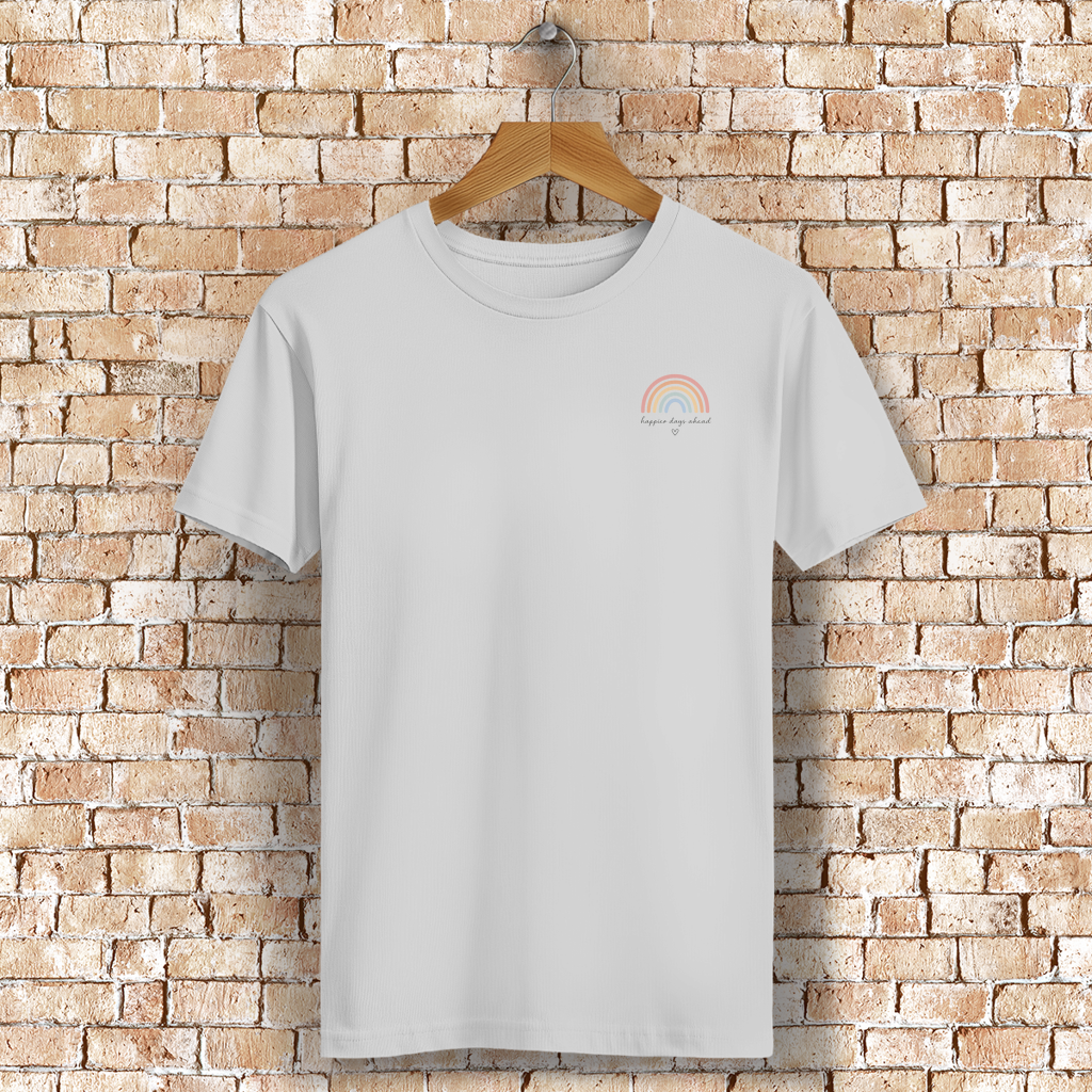 ST/ST Rocker T-Shirt „Happier Days Ahead“ – Bio Baumwolle Shirt mit Rainbow Design & Positive Vibes