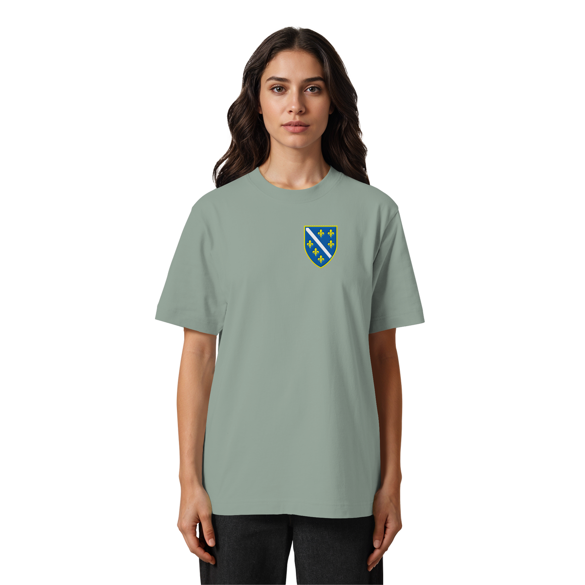 Bosnisches Wappen – Heimatliebe mit Stolz | Premium Stickerei - Heavy Oversized Organic Shirt
